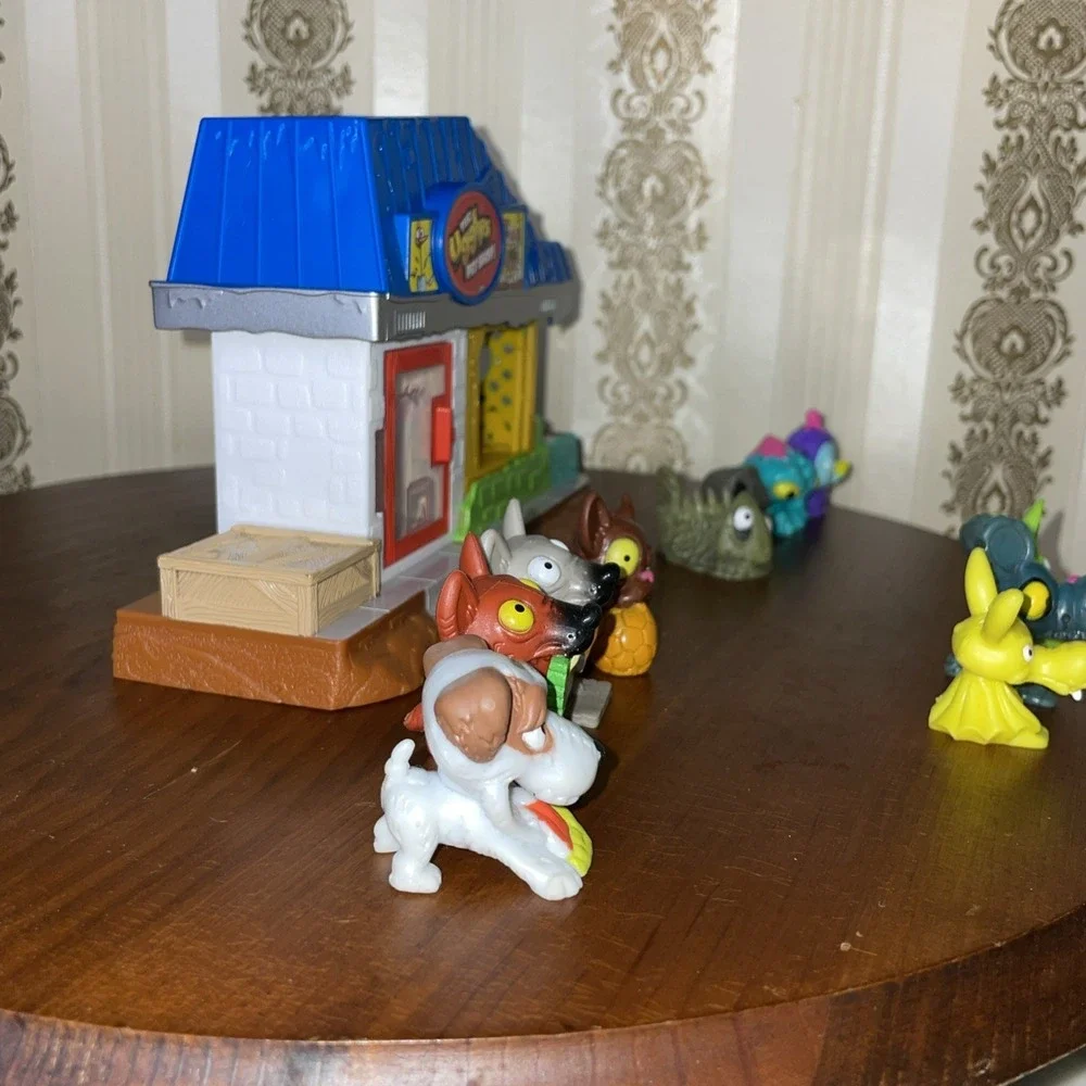 The Ugglys Pet Resort And Lots Of Figures | Glow Series 1 & 2 | Sounds‎ Works
